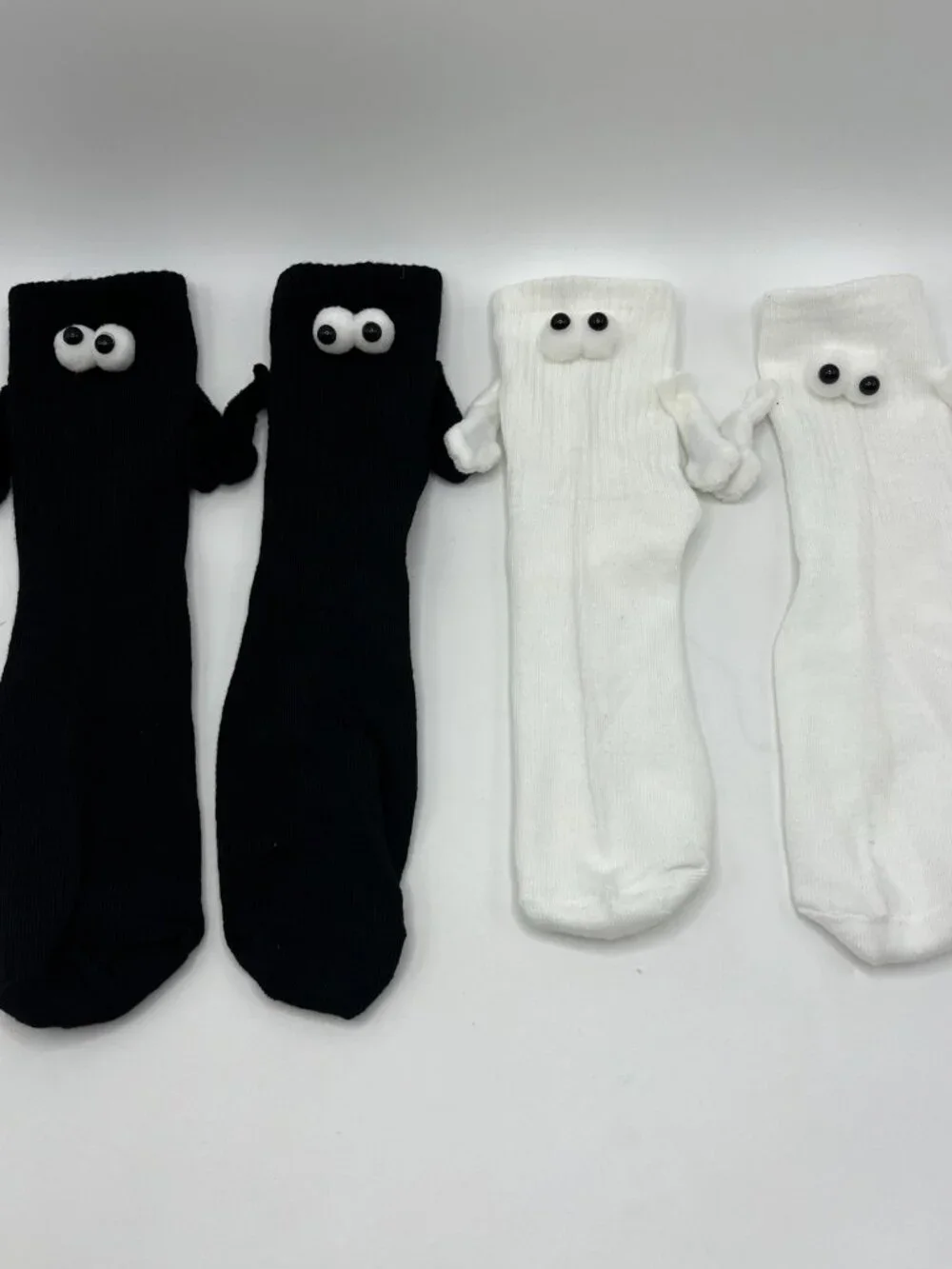 4 Pairs Magnetic Holding Hands Couple Socks Funny Cute Black White One Size